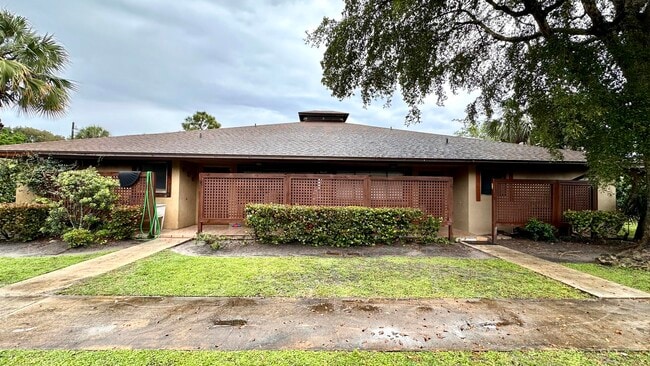 property at 3096 Collin Dr