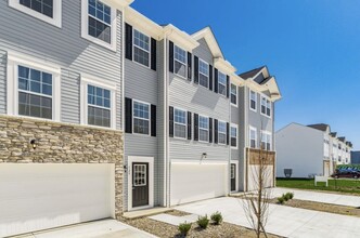 129 Coyote Willow Dr in Etna, OH - Building Photo - Building Photo