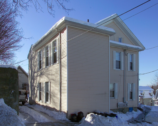 89 Prospect St in Fall River, MA - Building Photo - Building Photo