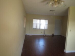 6013 NW 68th Terrace in Tamarac, FL - Building Photo - Building Photo