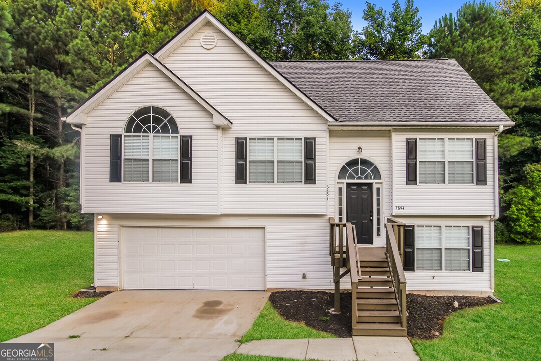 3894 Fieldway Rd in Rex, GA - Building Photo