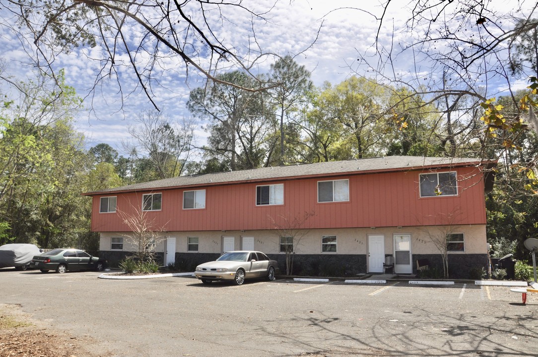 Xanadu Court in Gainesville, FL - Building Photo