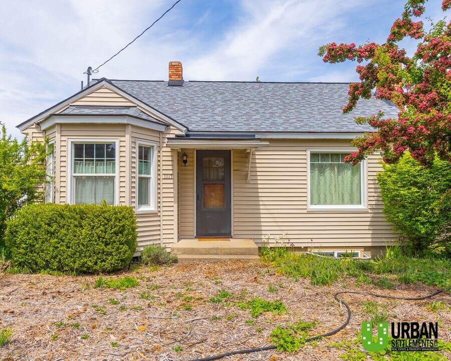 11117 E 7th Ave in Spokane Valley, WA - Building Photo