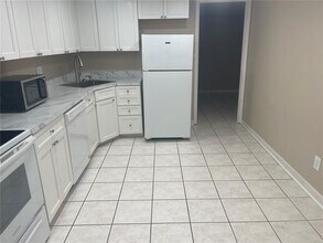 851 Bayway Blvd in Clearwater, FL - Building Photo - Building Photo