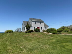 54505 County Rd 48 in Southold, NY - Foto de edificio - Building Photo