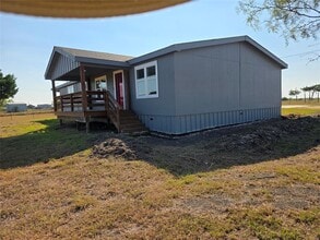 14412 Graef Rd in Creedmoor, TX - Building Photo - Building Photo