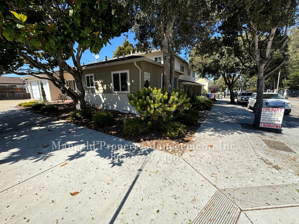 456-498 Sloat Ave in Monterey, CA - Building Photo
