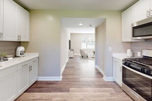 Rodgers Forge in Baltimore, MD - Building Photo