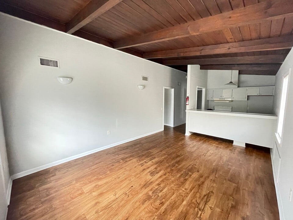 242 Georgia Ave in Statesboro, GA - Building Photo