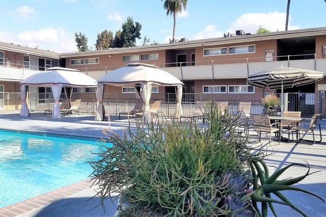 Terraces at South Pasadena Apartments in South Pasadena, CA - Building Photo - Building Photo