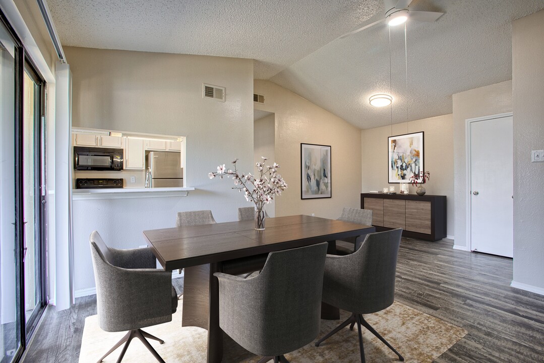 Summer Grove in Austin, TX - Foto de edificio