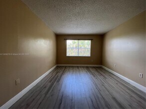 4324 NW 9th Ave in Deerfield Beach, FL - Building Photo - Building Photo