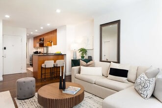 323 E 51st St in New York, NY - Building Photo - Building Photo