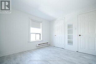 37 Holland St W in Bradford West Gwillimbury, ON - Building Photo