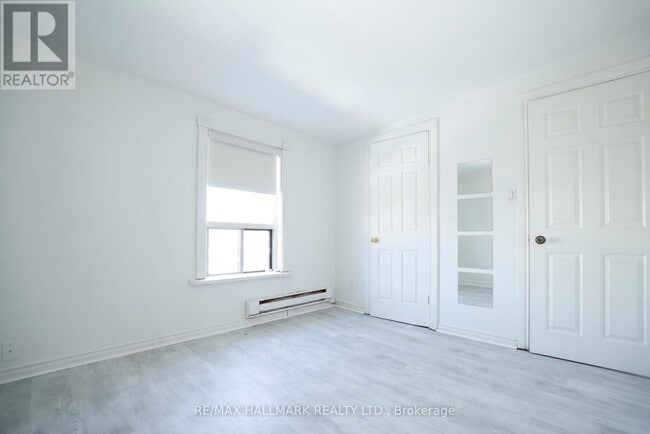 property at 37-37 Holland St W