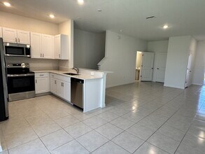 9333 Bonita Mar Dr in Parrish, FL - Building Photo - Building Photo