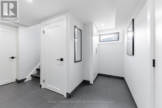 16 Boem Ave in Toronto, ON - Building Photo - Building Photo