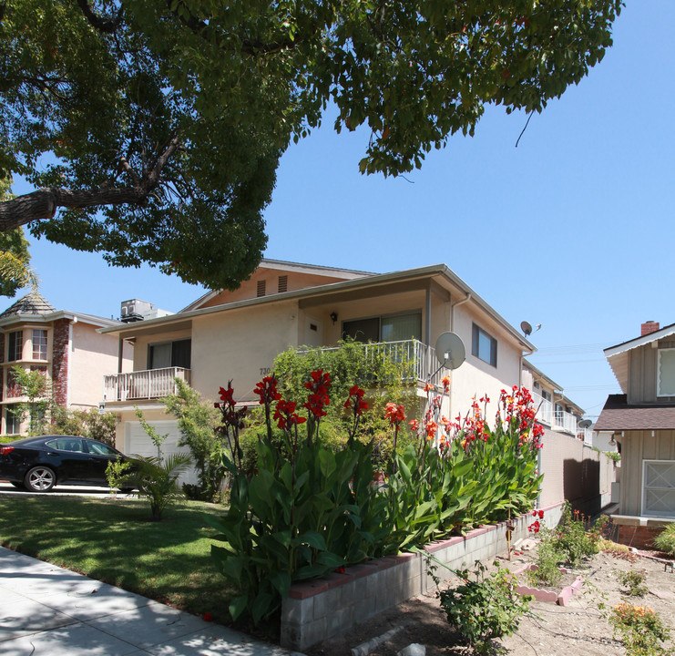 730 E Tujunga Ave in Burbank, CA - Building Photo