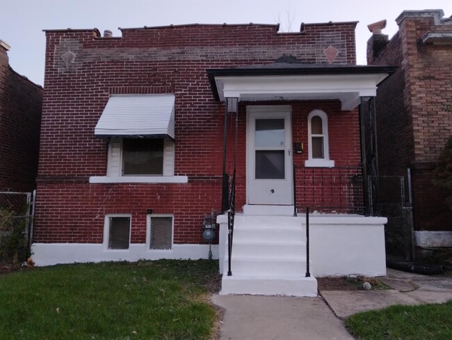 property at 5324 Wabada Ave
