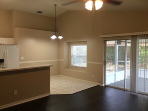 4706 Dragon Tail Ct in Valrico, FL - Building Photo - Building Photo
