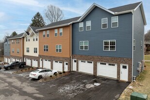 Bailey Point in Cuyahoga Falls, OH - Building Photo