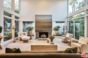 23515 Malibu Colony Rd in Malibu, CA - Building Photo