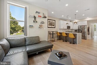 1821 I St NE-Unit -9 in Washington, DC - Foto de edificio - Building Photo