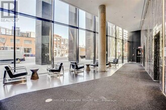 125-2125 Peter St in Toronto, ON - Building Photo - Building Photo