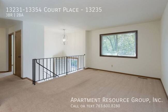 13231 Court Pl, Unit 13235 in Burnsville, MN - Building Photo - Building Photo