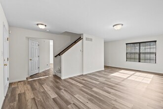 614 Prairiegate Ct in Lake St. Louis, MO - Building Photo - Building Photo