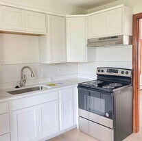 Lakeside Apartments in Belleville, MI - Building Photo