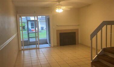 6138 SW 8th Ln in Gainesville, FL - Building Photo - Building Photo