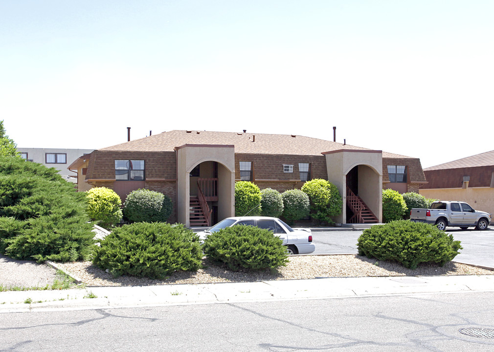 32 Montebello Rd in Pueblo, CO - Building Photo