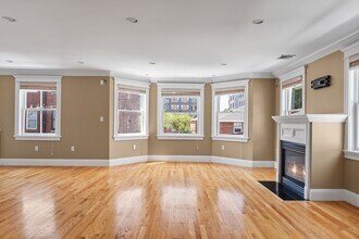 210-212-212 W 9th St in Boston, MA - Building Photo - Building Photo