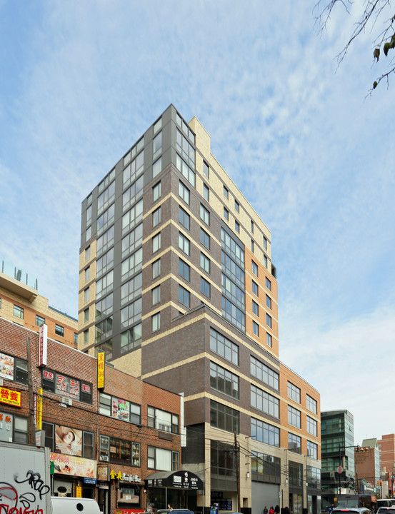 1 Fulton Square in Flushing, NY - Building Photo