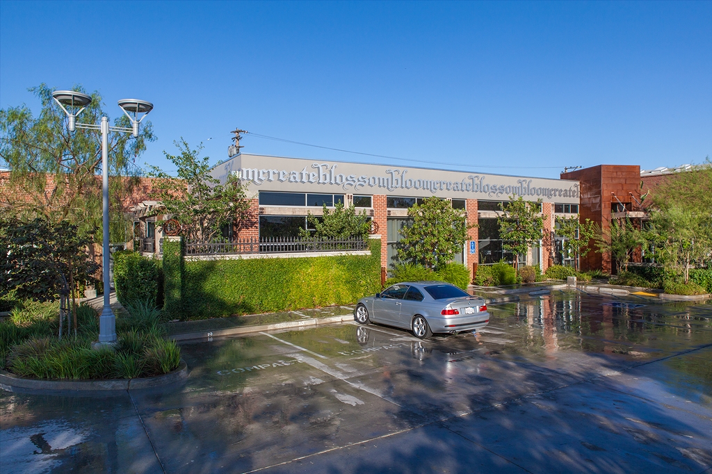 Broadway Lofts in Fresno, CA - Building Photo