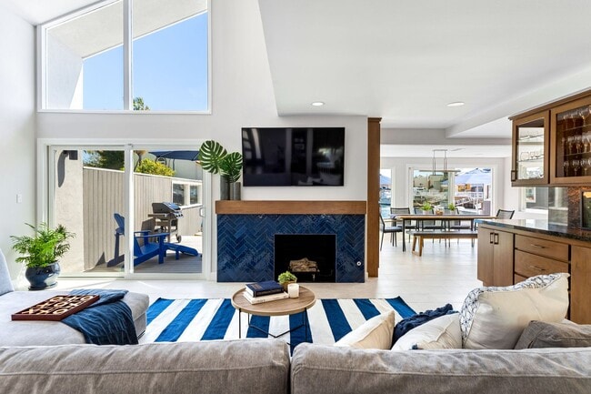 3810 W Hemlock St in Oxnard, CA - Building Photo - Building Photo