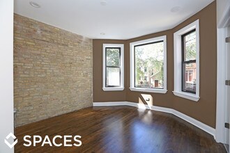 2019 N Hoyne Ave in Chicago, IL - Foto de edificio - Building Photo