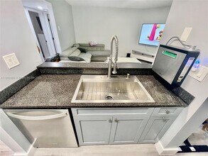 8130 NW 15th Manor in Plantation, FL - Building Photo - Building Photo