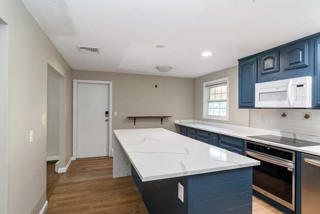 3 Hickory Ln in Framingham, MA - Building Photo - Building Photo