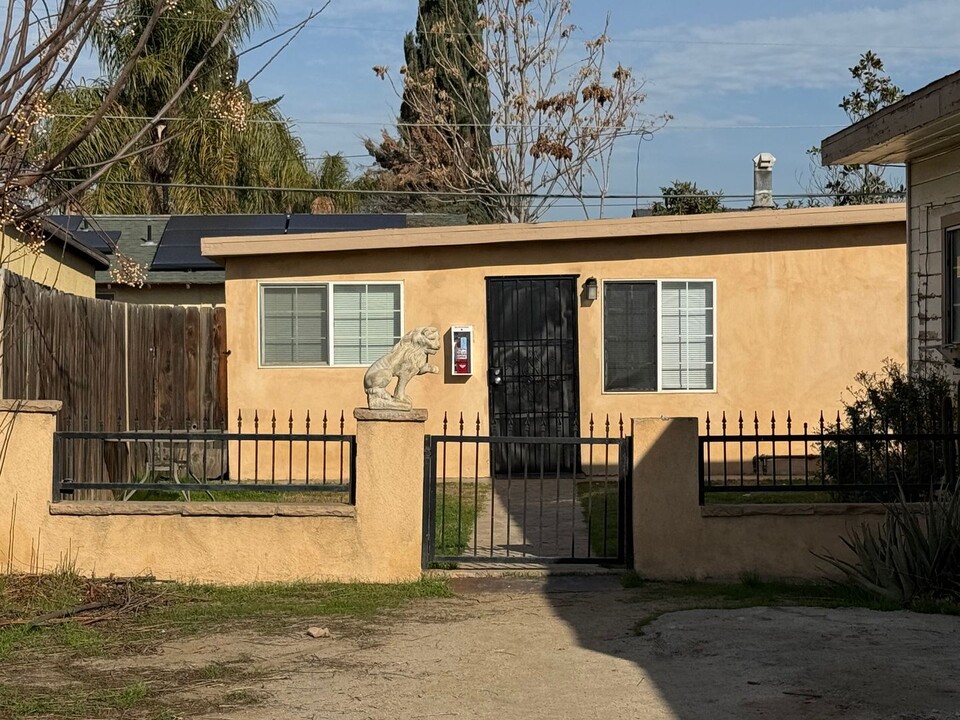 234 Mariposa Ave in Bakersfield, CA - Building Photo