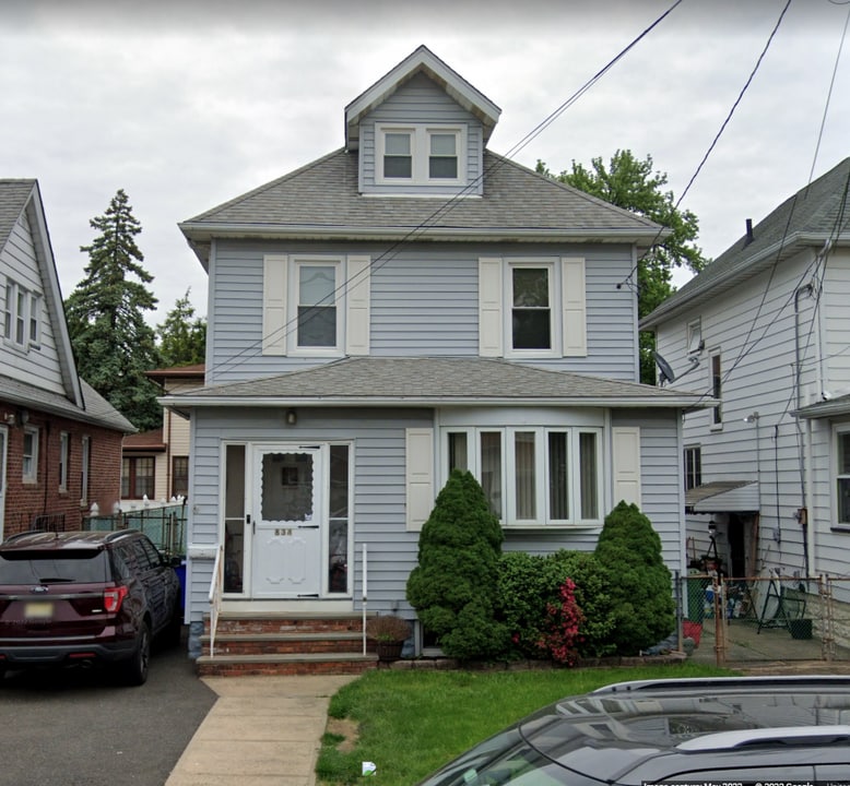 834 Summit St in Linden, NJ - Building Photo