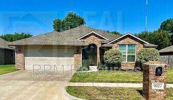 9021 SW 55th St in Oklahoma City, OK - Building Photo