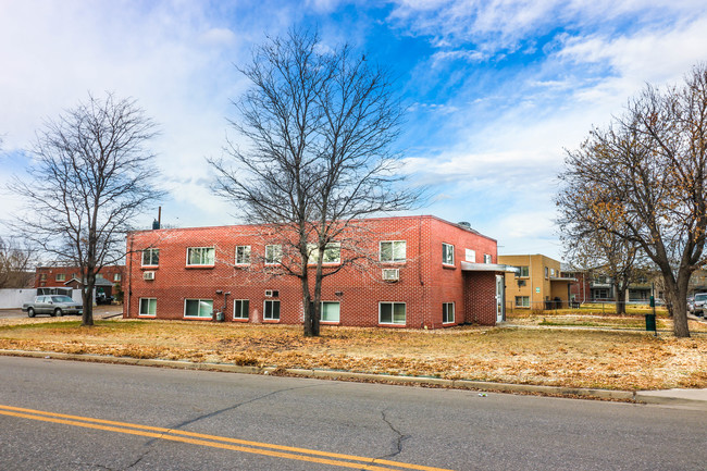 Kenton Apartments in Aurora, CO - Building Photo - Building Photo