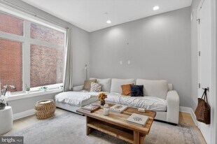 151 N 2nd St in Philadelphia, PA - Building Photo