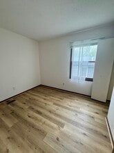 5556 N Thornwood Ave in Davenport, IA - Building Photo - Building Photo