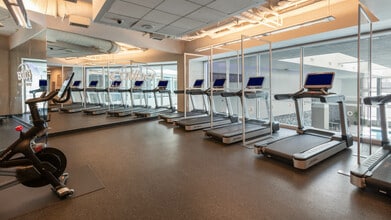 660 Washington St, Unit 5J in Boston, MA - Building Photo - Building Photo