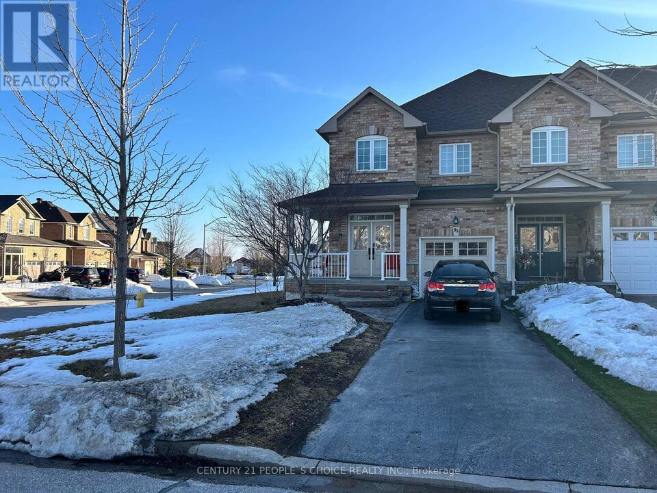 95 Eastfield Crescent in Courtice, ON - Building Photo