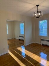 19 Helen St in Chicopee, MA - Building Photo - Building Photo