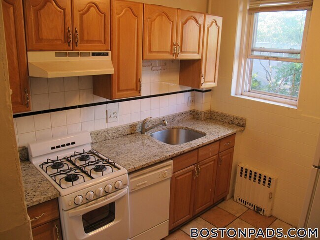 126 Warren St in Boston, MA - Building Photo - Building Photo